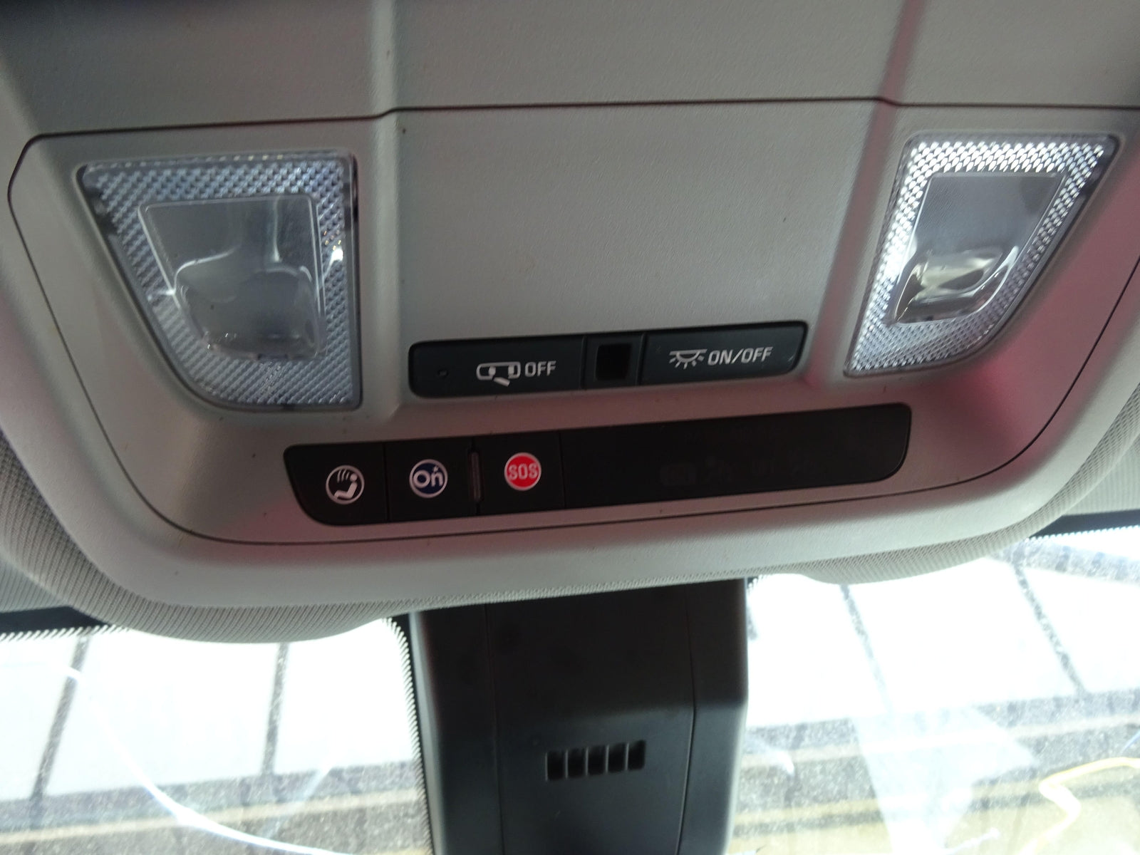 OVERHEAD FRONT CONSOLE CHEVY EQUINOX 18 19 20 21 – Fox Auto