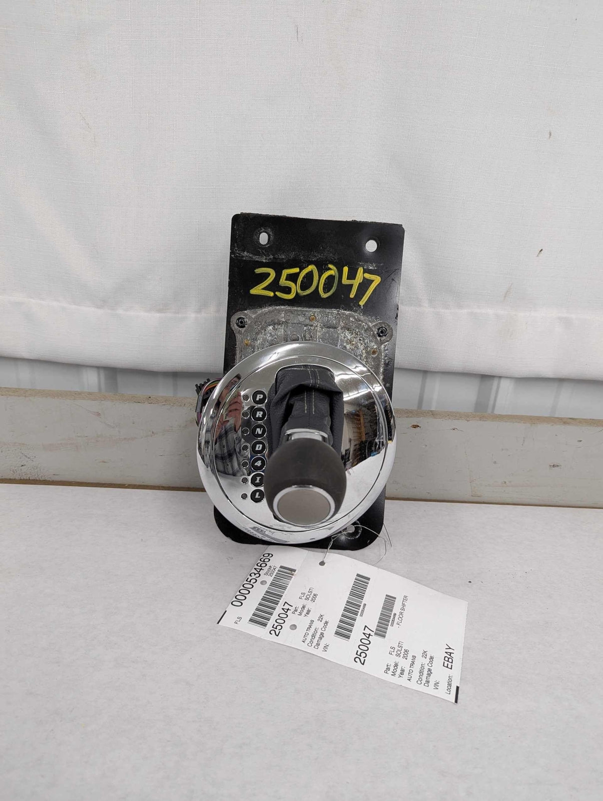 Floor Shifter PONTIAC SOLSTICE 06 – Fox Auto Salvage & Parts
