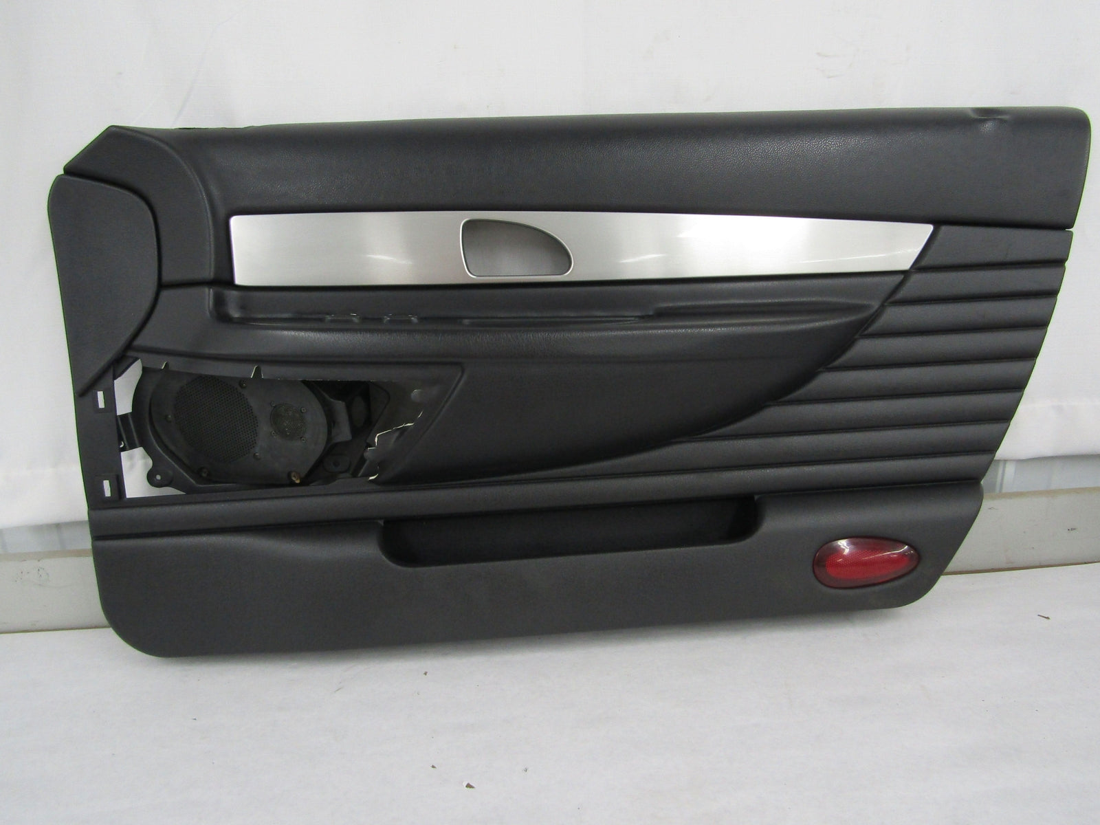 Front Door Trim Panel FORD THUNDERBIRD Left 03 – Fox Auto Salvage