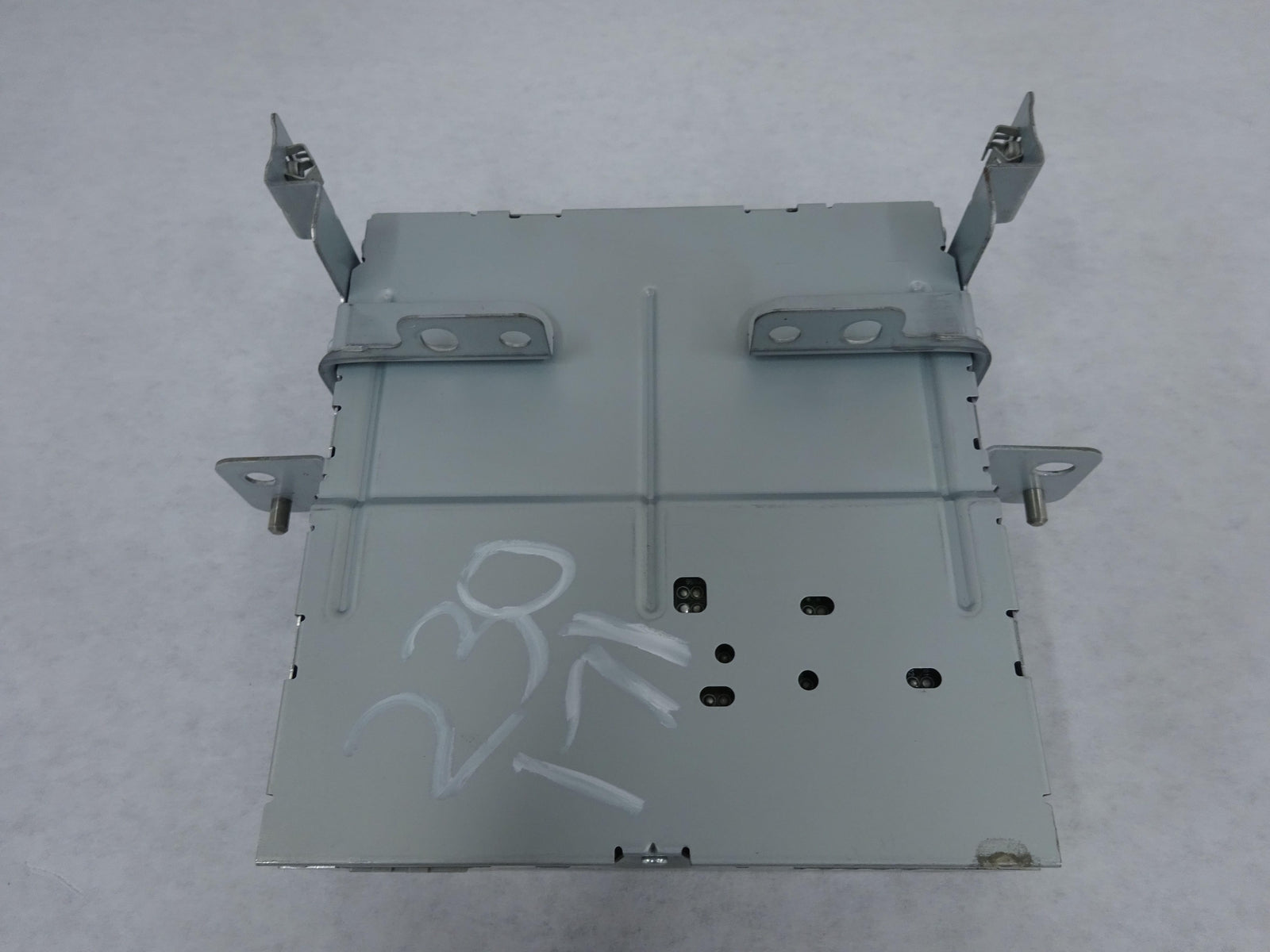 2013 LINCOLN MKZ CD player (single disc) (ID DP5T-18C830-AB thru