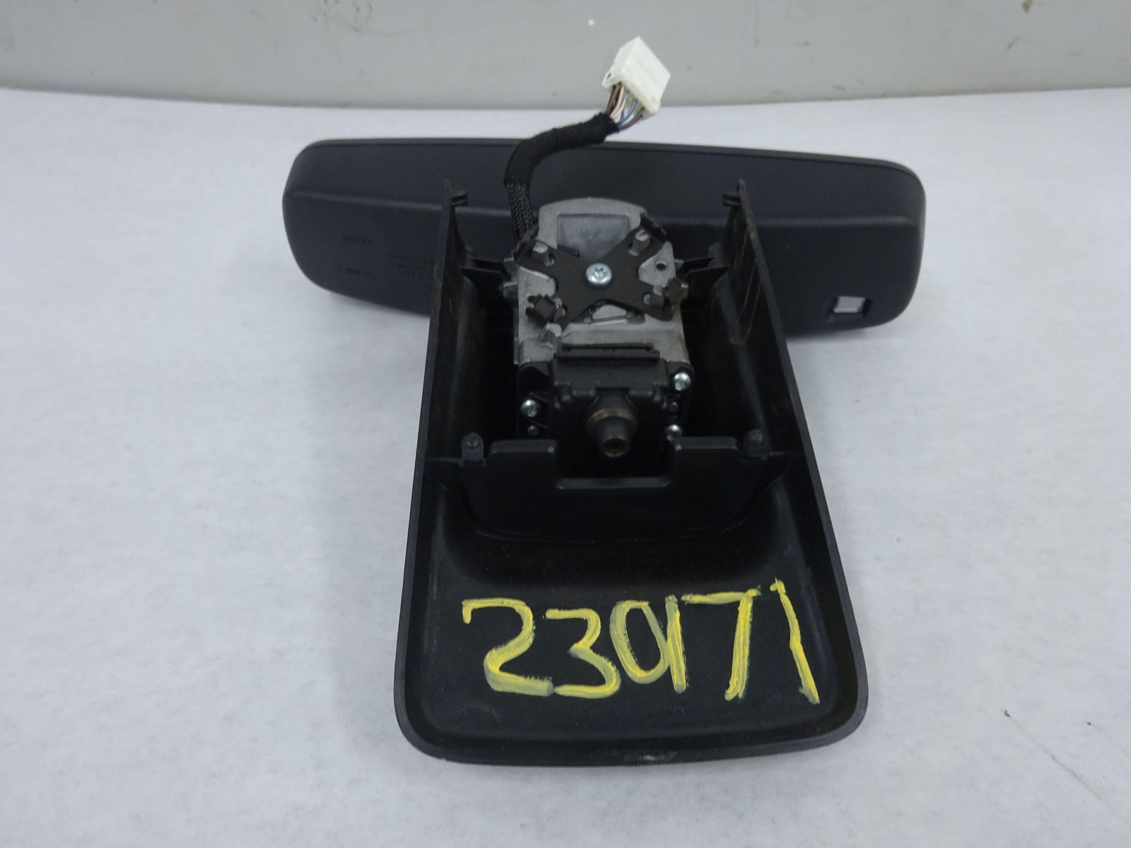 13 LINCOLN MKZ REAR VIEW MIRROR W/RAIN SENSOR – Fox Auto Salvage