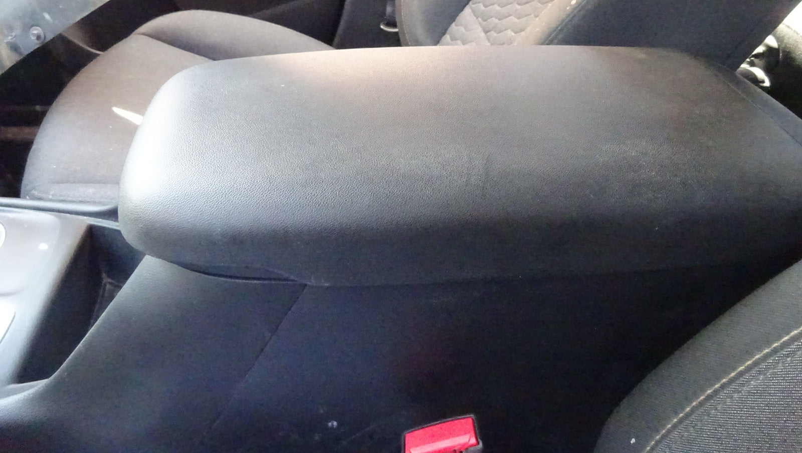 Front Console FLOOR W/O SHIFTER CHEVY EQUINOX 18 19 20 21 – Fox