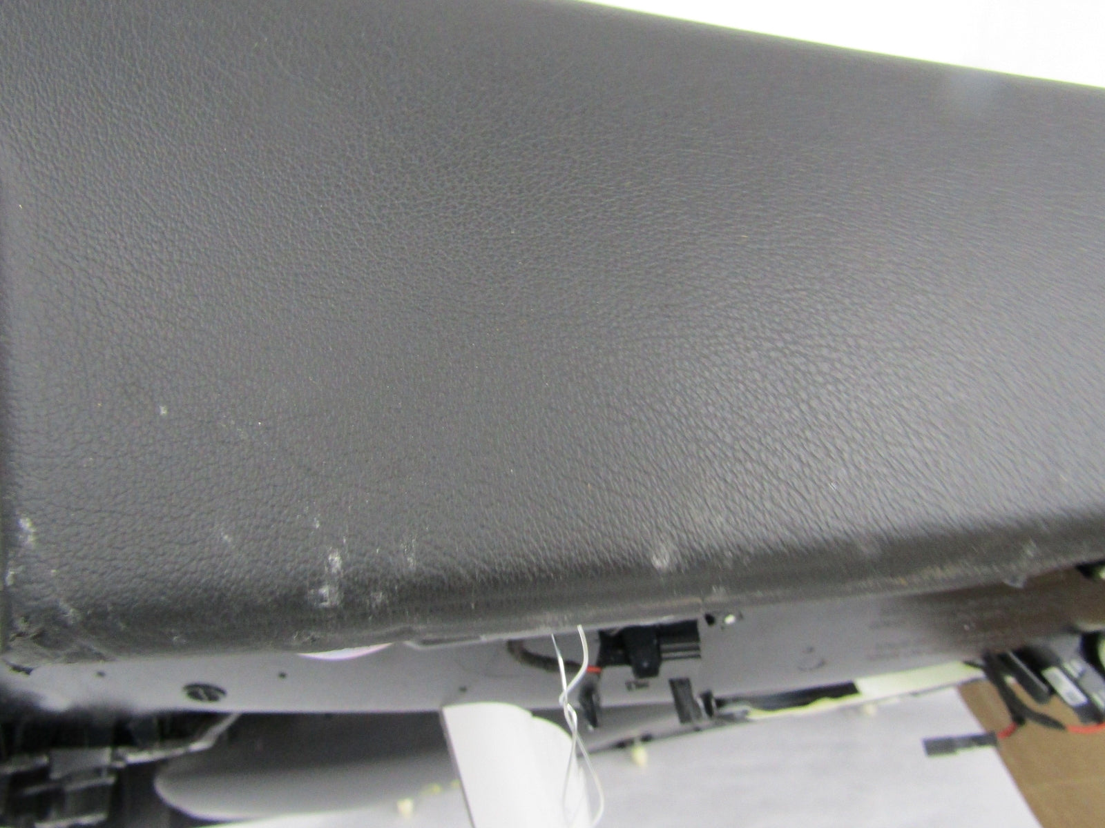 18 JAGUAR XE DRIVER SIDE LEFT INTERIOR DOOR PANEL – Fox Auto