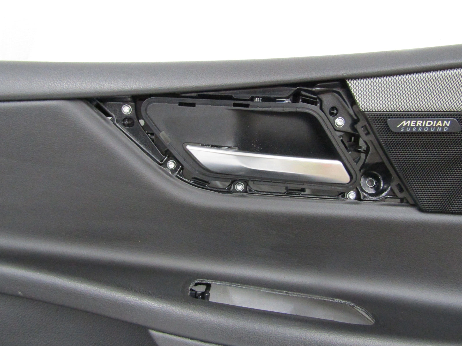 18 JAGUAR XE DRIVER SIDE LEFT INTERIOR DOOR PANEL – Fox Auto