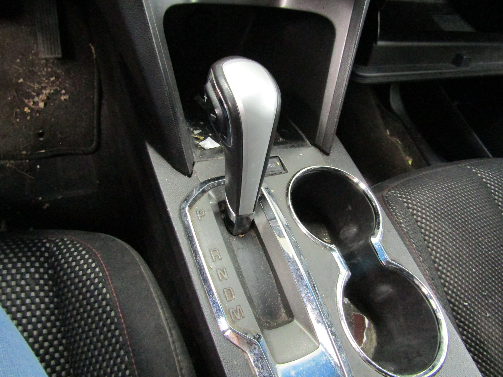 Floor Shifter CHEVY EQUINOX 10 – Fox Auto Salvage & Parts