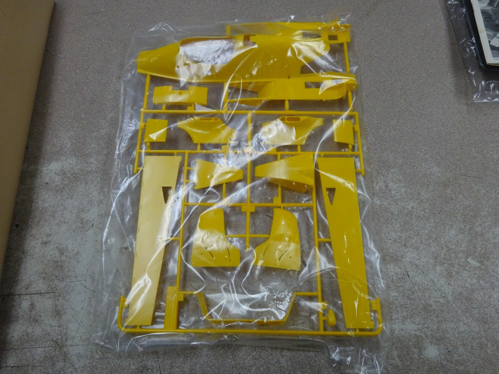 TAMIYA RENAULT RE 20 TURBO 1/12 – Fox Auto Salvage & Parts